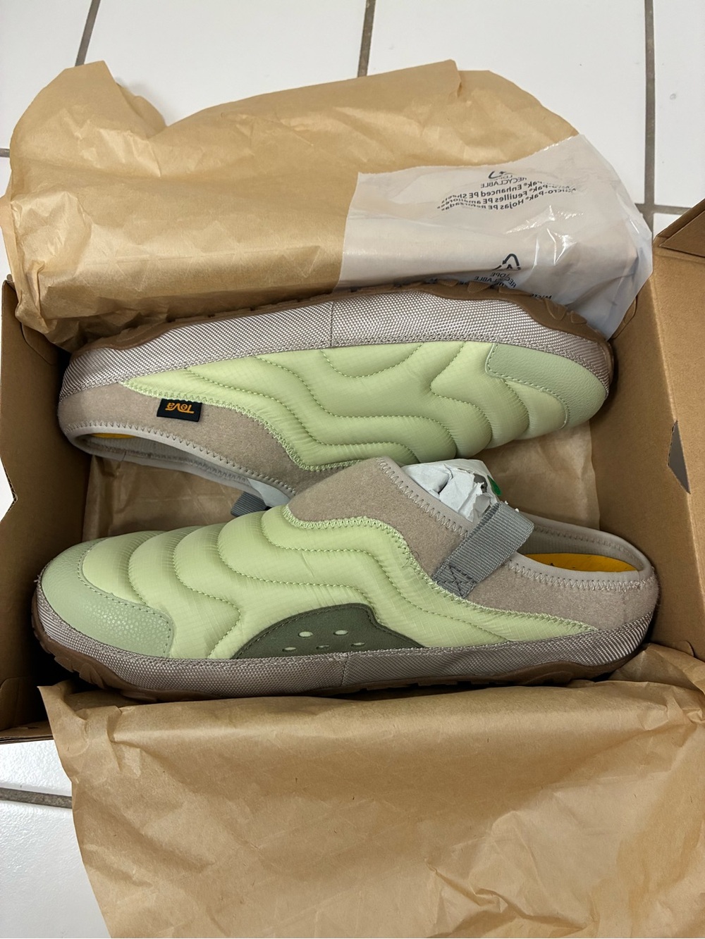 Teva Unisex Slip-On Quilted Shoes in Light Green and Tan Women 13 Men 11